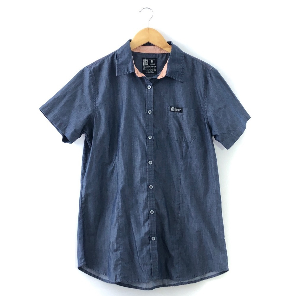 Taco Bell Women’s Chambray Blue Employee Uniform Button Up Collared Shirt M
